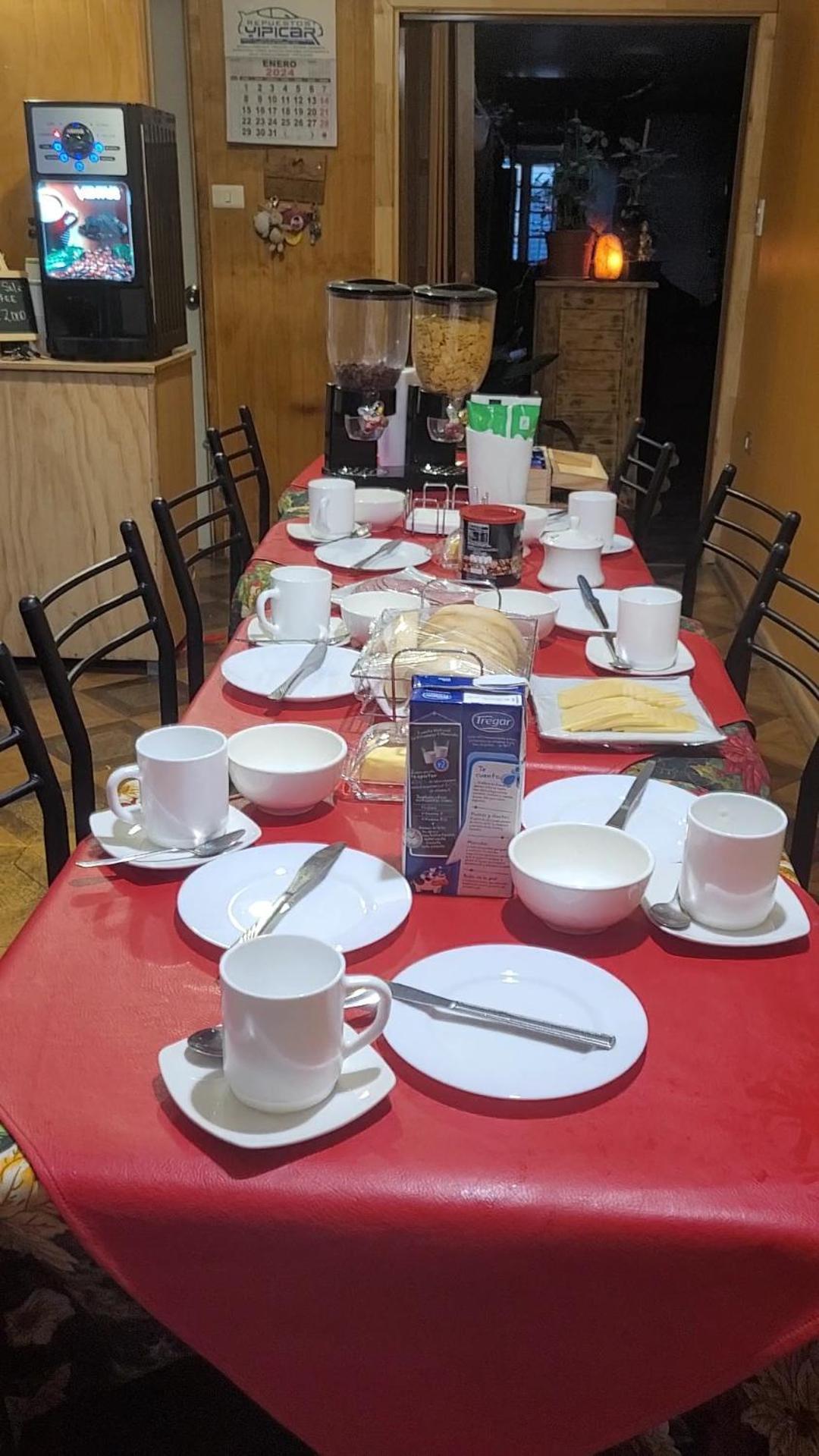 Hostal Traveltour El Campesino 푸에르토나탈레스 외부 사진