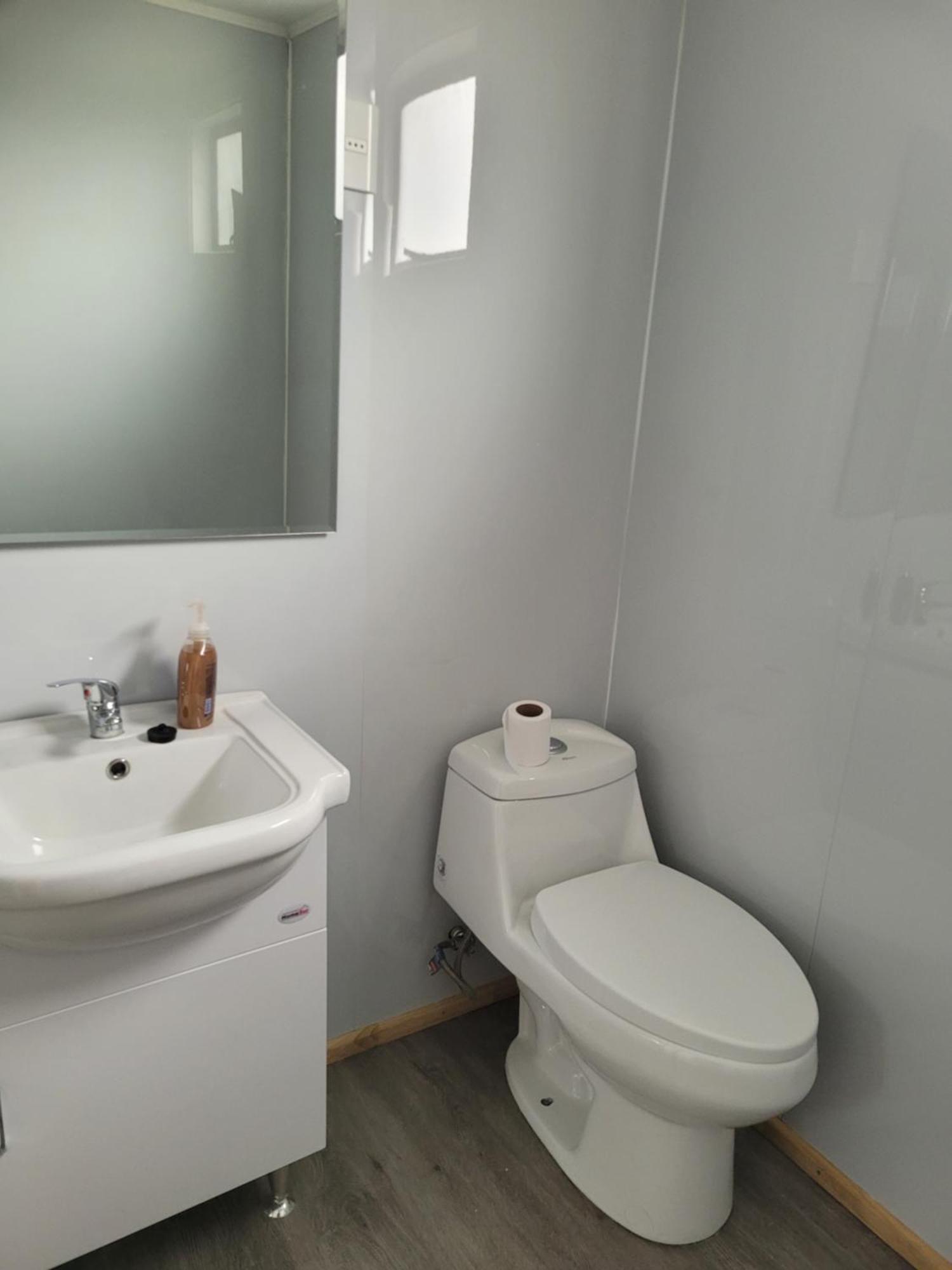 Hostal Traveltour El Campesino 푸에르토나탈레스 외부 사진