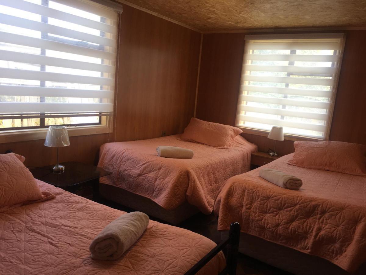 Hostal Traveltour El Campesino 푸에르토나탈레스 외부 사진